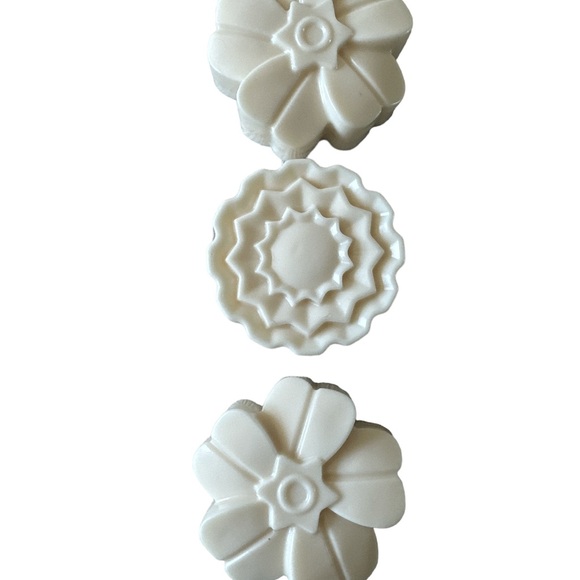 Artisan Soap - Goats Milk & Vanilla - Picture 5 of 5